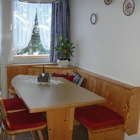 Chasa Mezpra/stephan Jenal Nr. 1 - Für 2-4 Personen * Compatsch